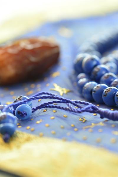 Dates and prayer beads